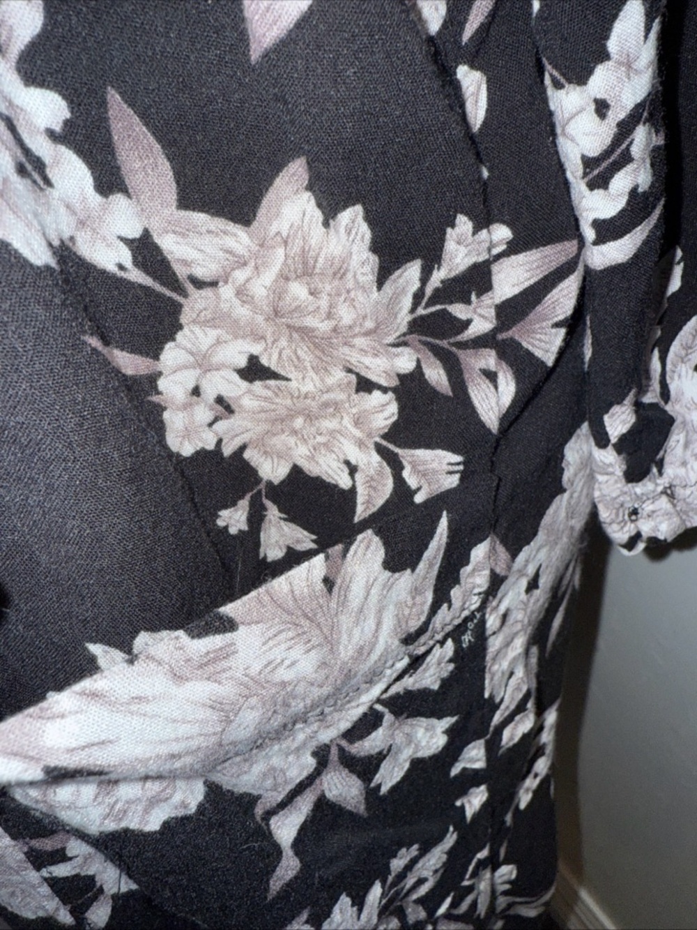 Robe - Picture 3 of 10